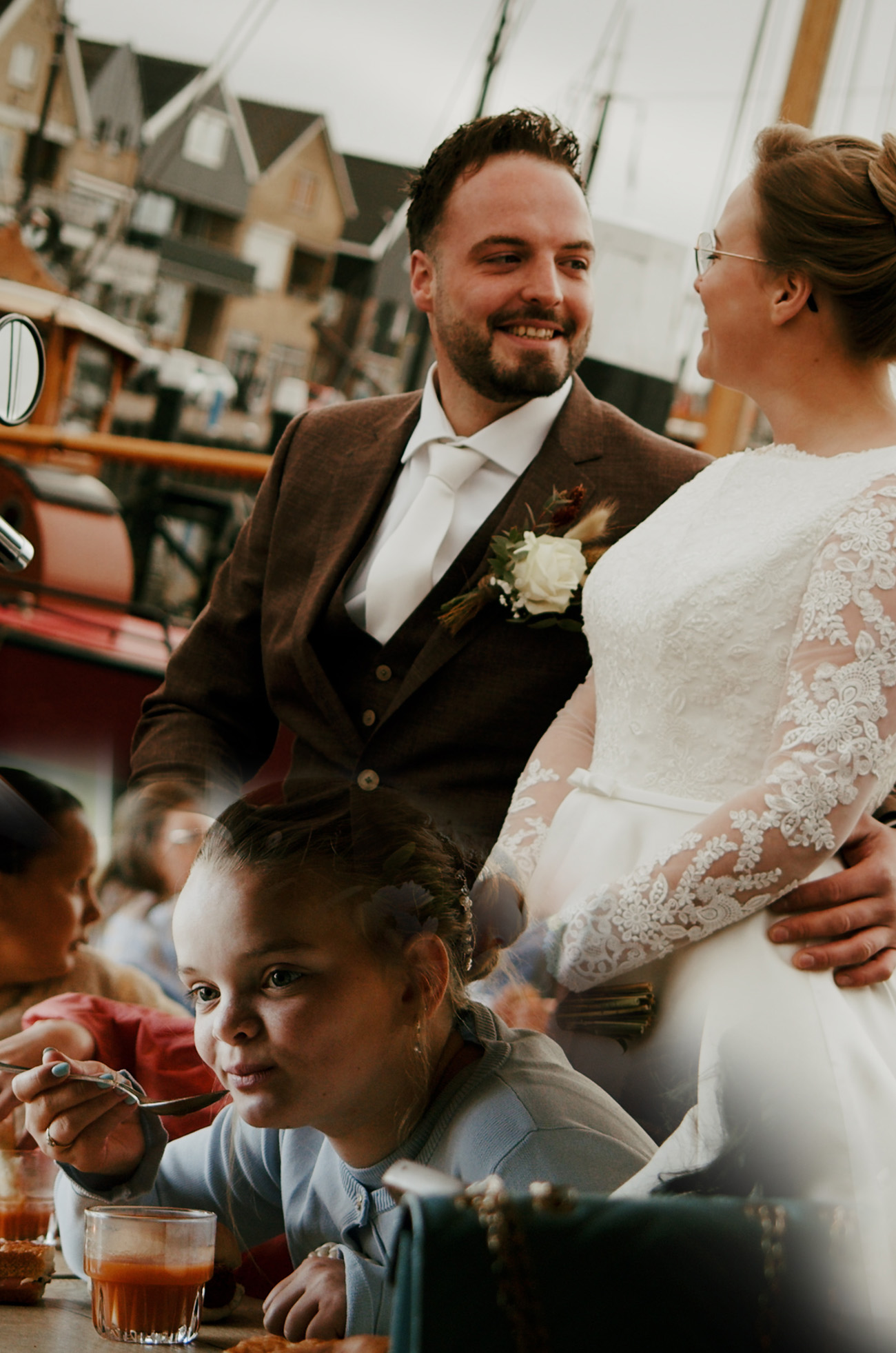 Gerrit de boer en Aline bijker Trouwfilm Bruiloftsfilm David van der Toorn Thirza Bakker Fotografie Trouwfotograaf Fotograaf Bruiloft wedding fotoboek trouwen trouwdag vastleggen Bruidsfotograaf Trouwfotograaf film Burowit Kampen Genemuiden Staphorst Barneveld
