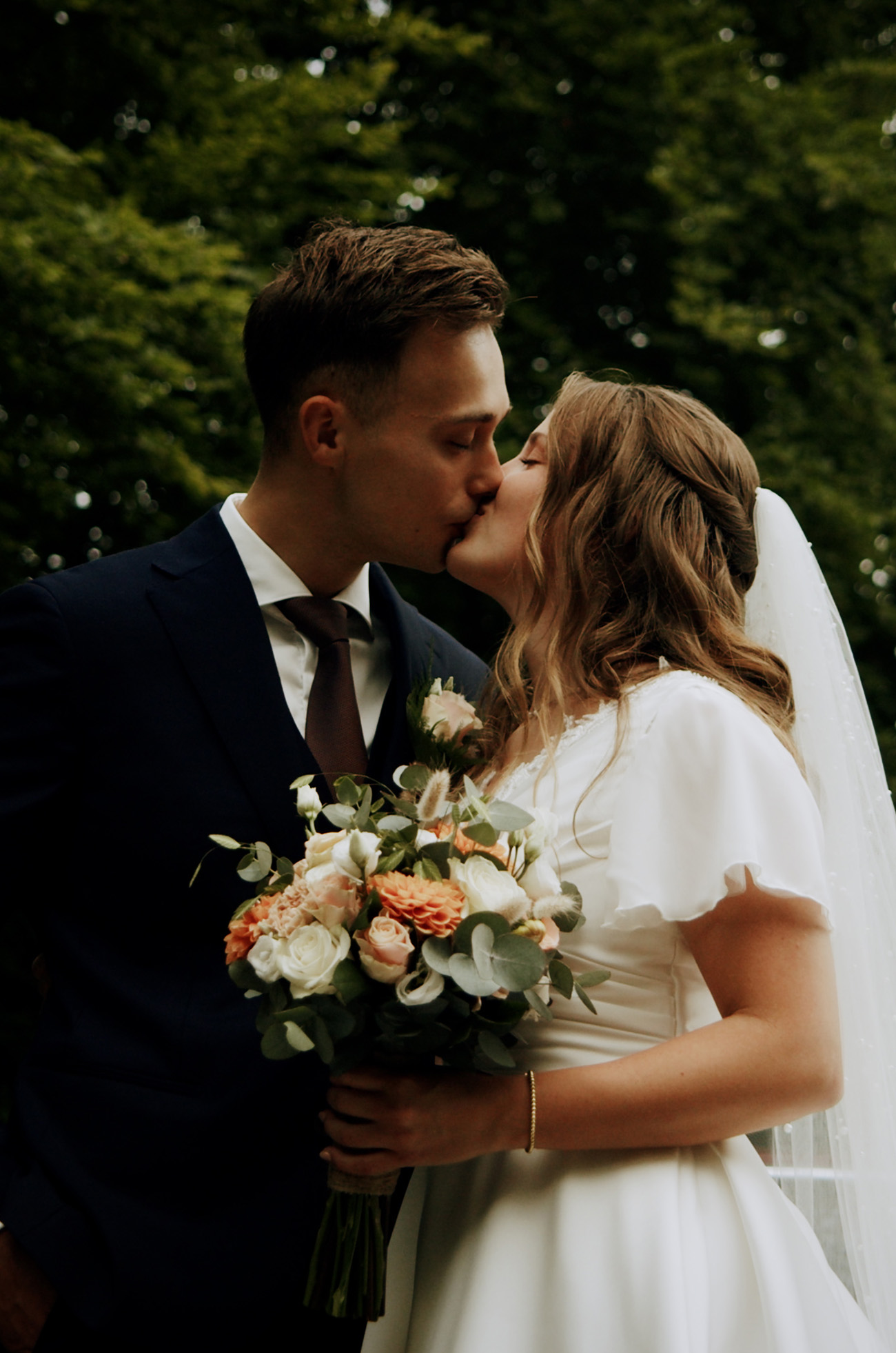 Janick en Jentina Trouwfilm Bruiloftsfilm David van der Toorn Thirza Bakker Fotografie Trouwfotograaf Fotograaf Bruiloft wedding fotoboek trouwen trouwdag vastleggen Bruidsfotograaf Trouwfotograaf film Burowit Kampen Genemuiden Staphorst Barneveld Friesland